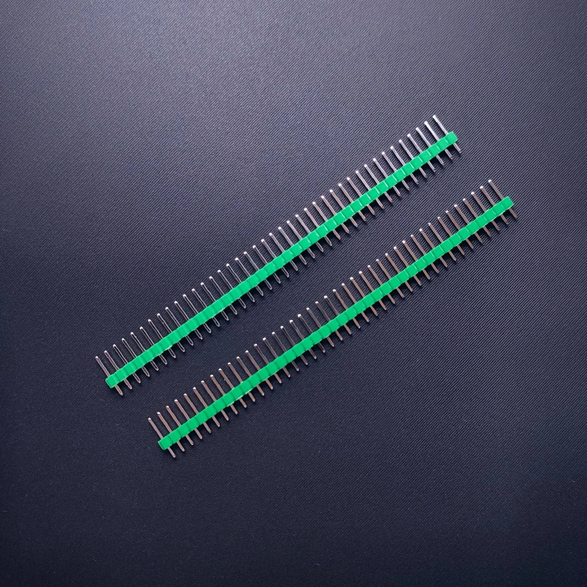 2pcs 1x40 Pin headers - Green