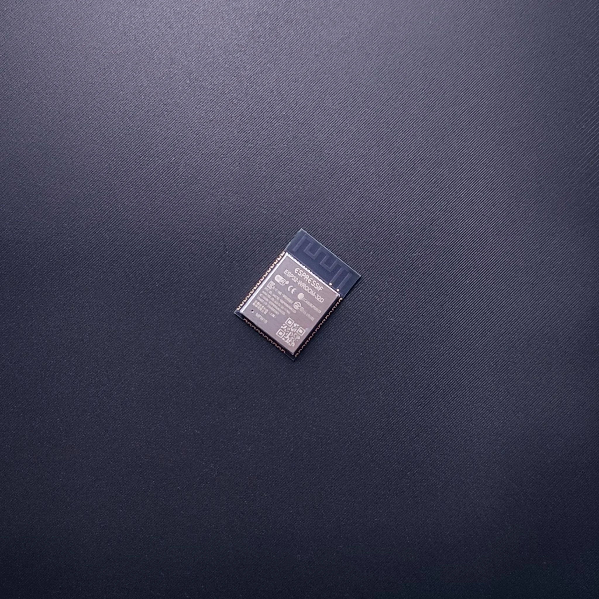 ESP32-WROOM-32D-16